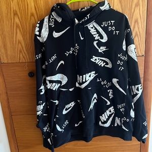 Nike Hoodie - L